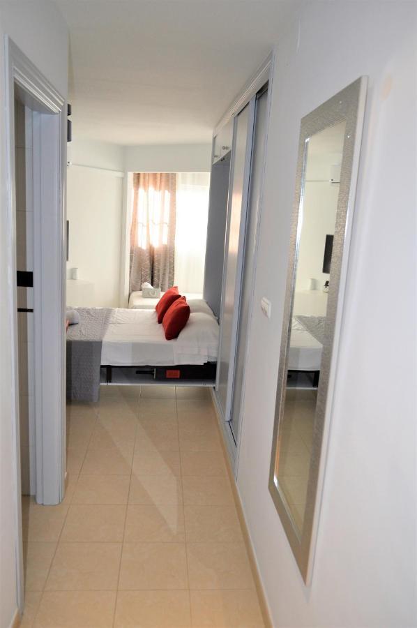 Studio In The Center Of Torremolinos Apartment Bagian luar foto